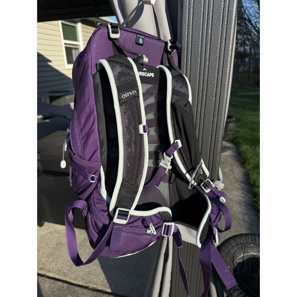 Osprey Tempest 20L Women's Hiking Backpack with Hipbelt, Violac Purple, WM/L - Picture 3 of 15
